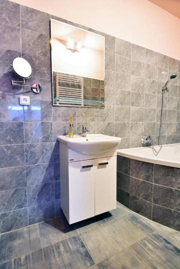 Nika Beds Hotel ปาร์ดูบิตเซ ภายนอก รูปภาพ