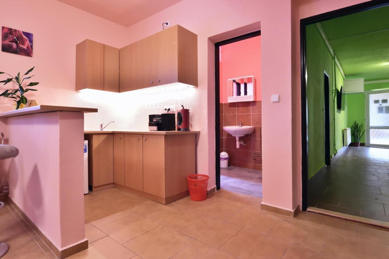 Nika Beds Hotel ปาร์ดูบิตเซ ภายนอก รูปภาพ