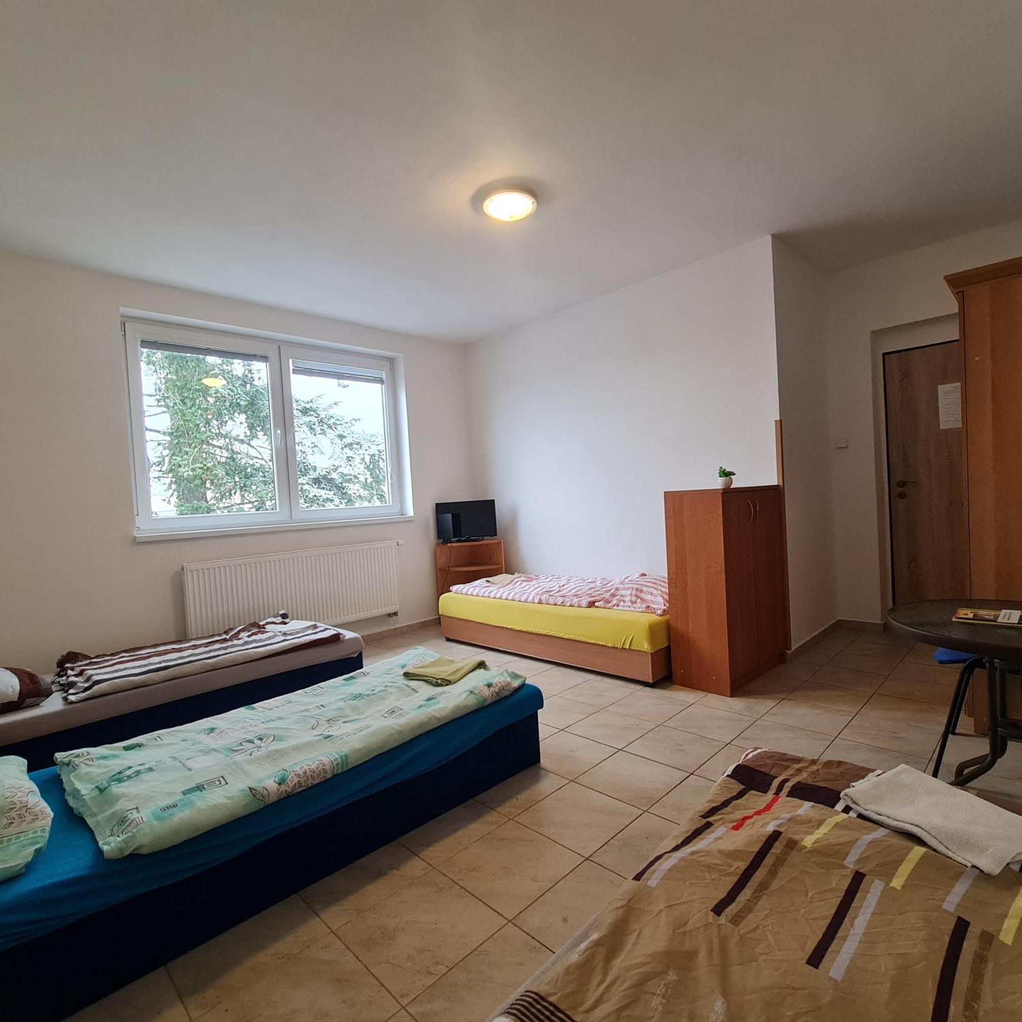 Nika Beds Hotel ปาร์ดูบิตเซ ภายนอก รูปภาพ